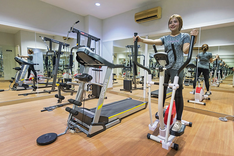 a person exercising in a gym